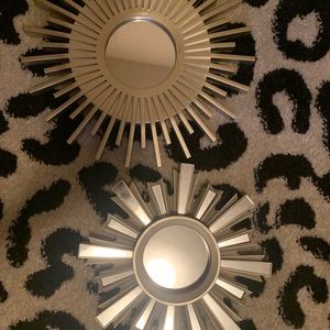 Hanging wall mirror decor